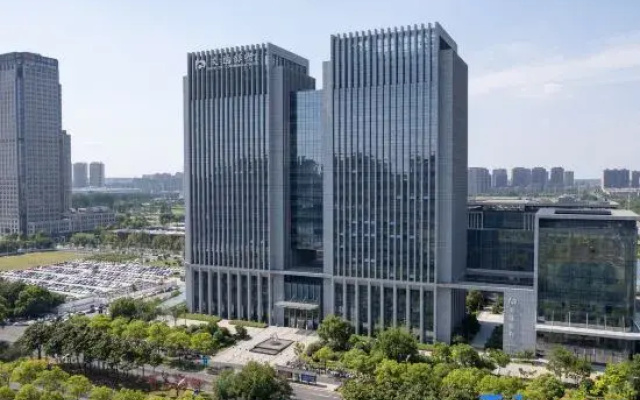 HanTing Hotel (Yangzhou East Railway Station Civic Center Plaza)