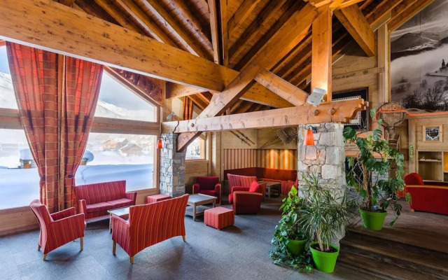 Spacious Apartment 500 m. From the Slopes of Les Sybelles