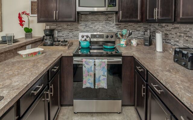 Holly Village-RU1070