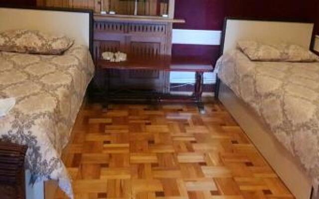 Classic Apartment On Kievyan