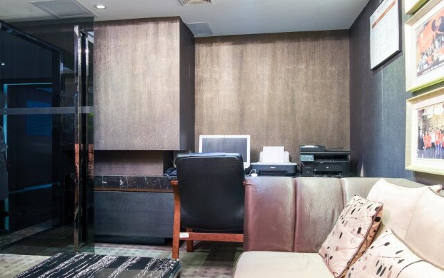 Modern Classic Hotel