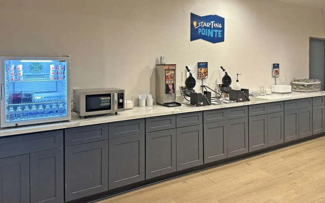 Clarion Pointe Winslow I-40