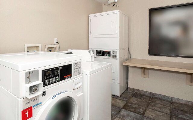 Motel 6 Hattiesburg, MS