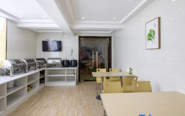 Qingmu Hotel (Chaohu Wanda Plaza Dongtang Road)