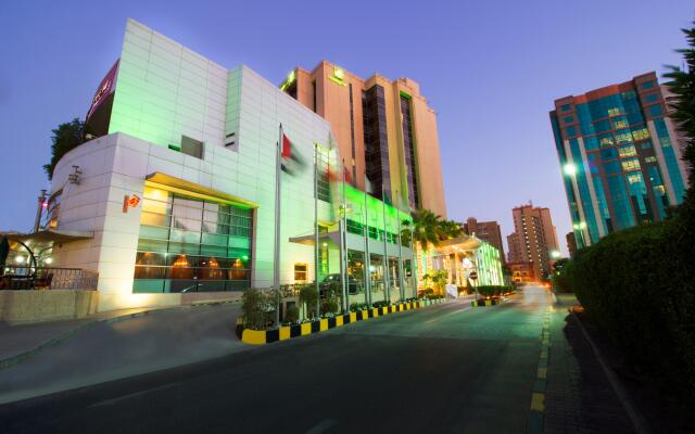 Holiday Inn Suites Kuwait Salmiya