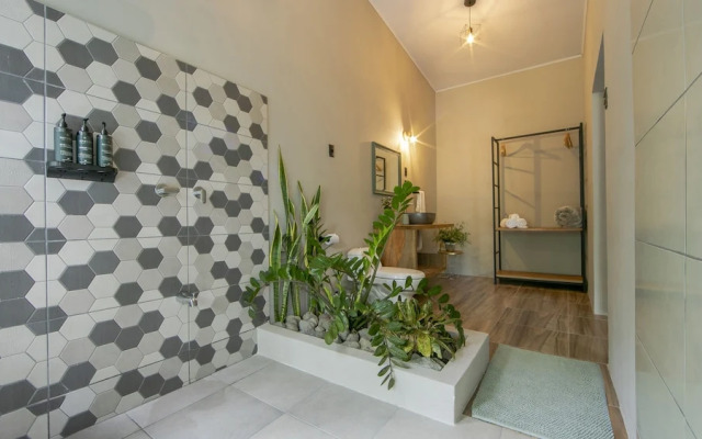 Eden Organic Farm & Bungalows