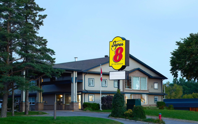 Super 8 by Wyndham Sault Ste Marie On