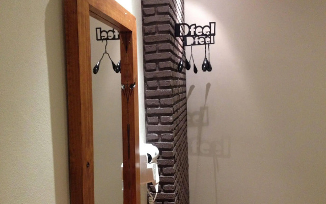 Dfeel House