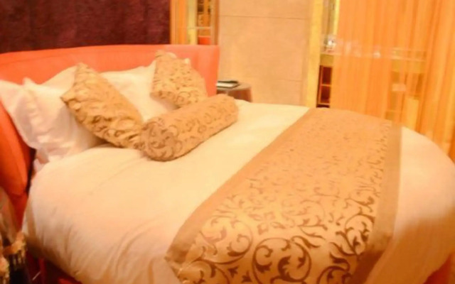 Yihe Mythology Theme Hotel (North China Commercial Building)