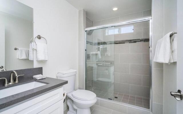 Brand NEW Luxury Modern 3bdr Townhome In Silver Lake