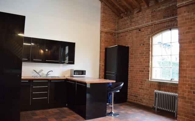 2 Bedroom Old Warehouse Near Canary Wharf