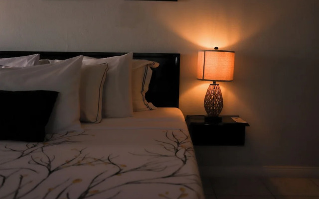 Paradise On The Rocks Hotel