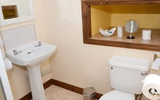 Pinewood Guest House