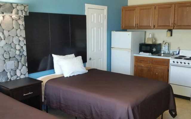 Driftwood Beach Motel