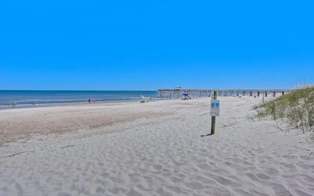 Freshly Renovated 2BR Dream Condo Beachfront Stunning Views