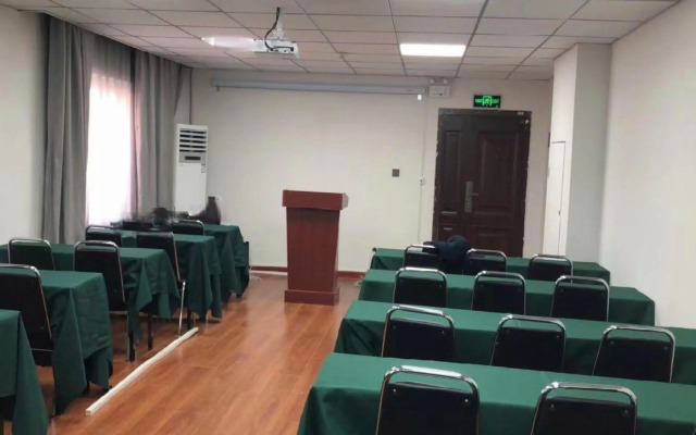 Homeinn Selected Hotel (Jinan Daming Lake Shengchan Road Subway Station)