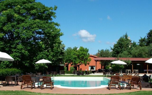 Apartment With Pool, Between sea and Mountains, Restaurant, Wifi