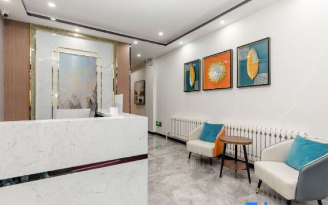 Yuntian Business Hotel (Yakeshi Railway Station Passenger Transport Station)