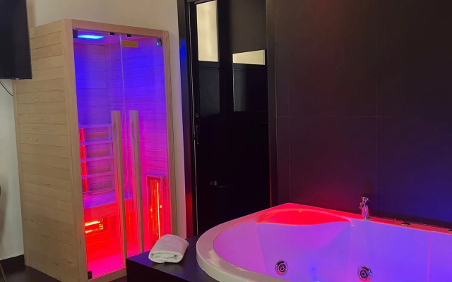 Maximum Hub Suite&Spa