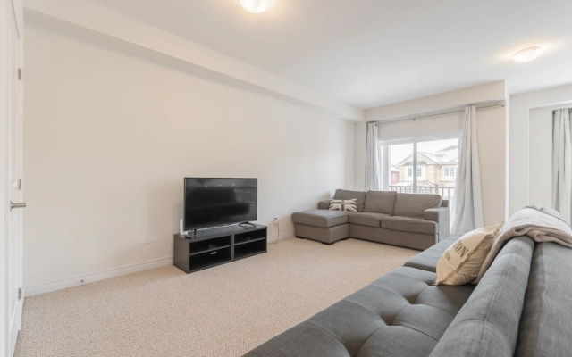 Lavish Brand New Four Bedroom Townhouse