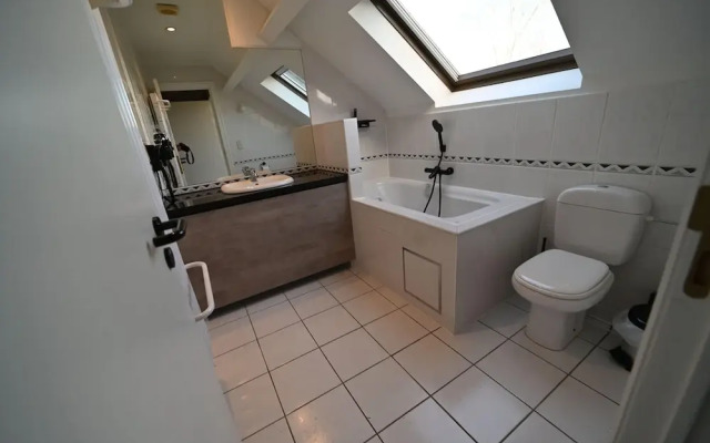 Renovated Studio With Combi Microwave