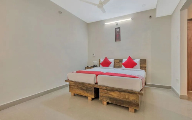 OYO 11969 Lotus Grand