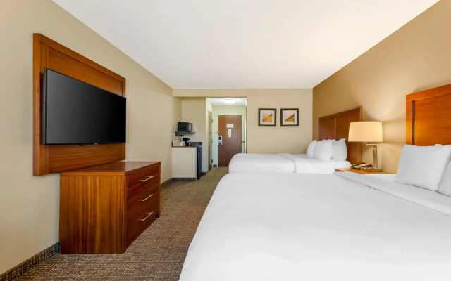 Comfort Inn & Suites Porter near Indiana Dunes