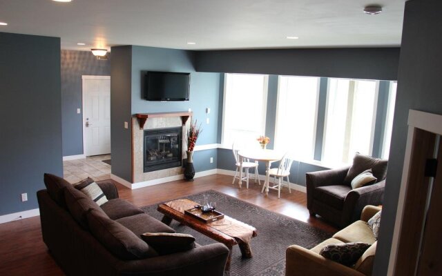 The River Haus Bed and Breakfast