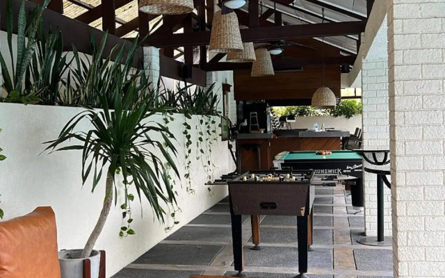 Oasis Hotel