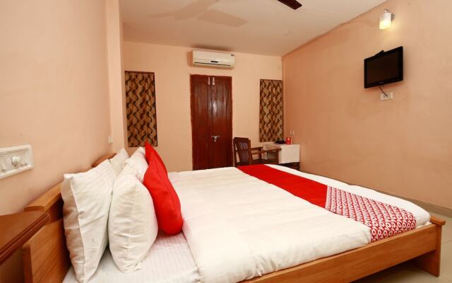 OYO 10259 Hotel Safa INN