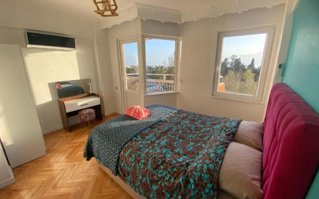 Antalya Sunsets, Seaview, Next to Old Town, 3 BR, Elevator