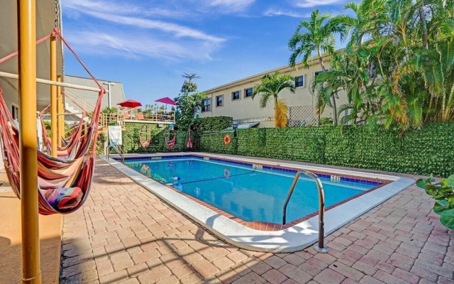 Coastal Studio by Hollywood Beach Boardwalk