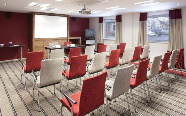 Holiday Inn Express Warwick - Stratford-upon-Avon by IHG