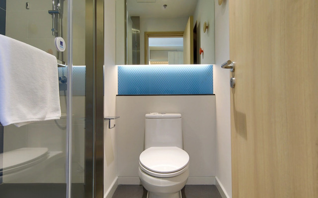 Holiday Inn Express Dalian Golden Pebble Beach