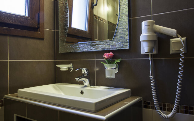 Meteoritis Hotel