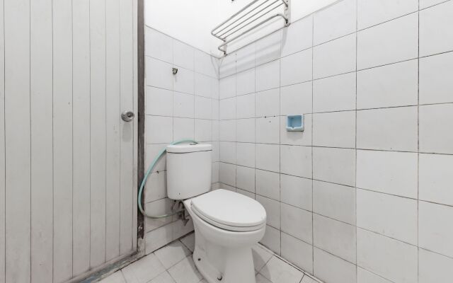 RedDoorz @ Hotel Pondok Kurnia near Buah Batu Bandung