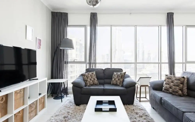 Home Opposite the Burj With Epic Views From Every Room - Hotel in ดูไบ - Photo 3