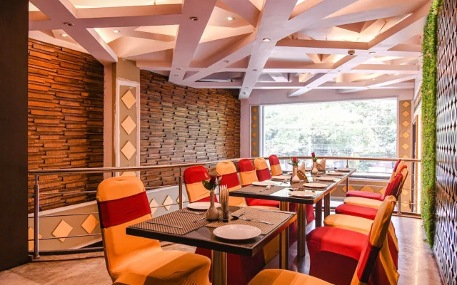 Fabhotel Shivani International