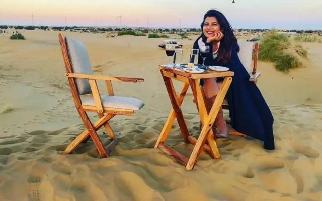 Golden Sandstone Hotel Desert Safari Camp