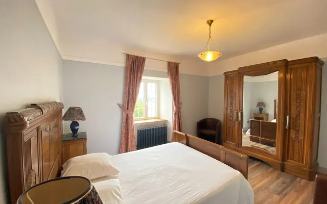 Comfortable Apartment in the Elegant Manor House