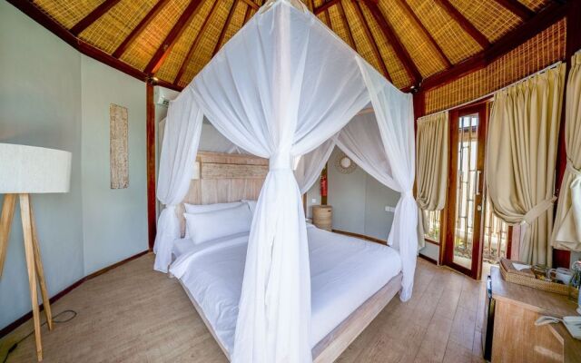 Blue Lagoon Avia Villa