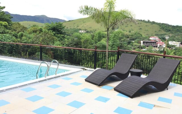 Skylodge Resort