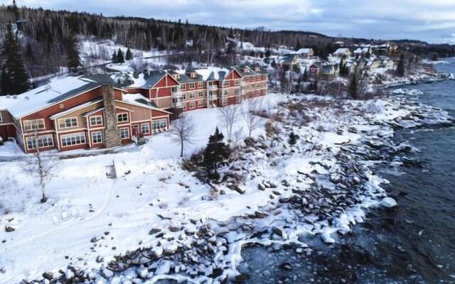 Cove Point Lodge