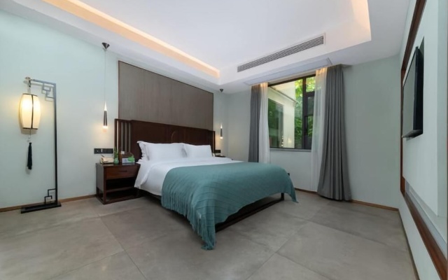 Serene Peaks Courtyard – Guest Rooms – Xiangxi