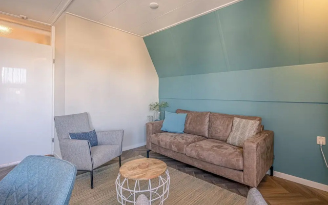 Nice Pet-friendly Apartment Near the Center of De Koog