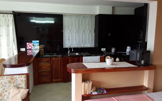 CHEZ LORNA 3 nights or plus