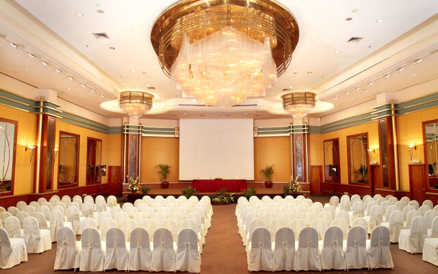 Lumire Hotel and Convention Center