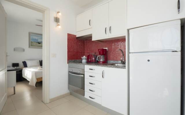Apartment Los Zafiros in Puerto del Carmen Aircond & Wifi & Dishwasher