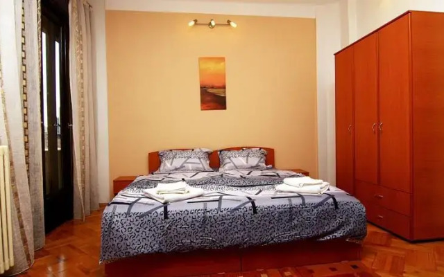 Universitate Apartment