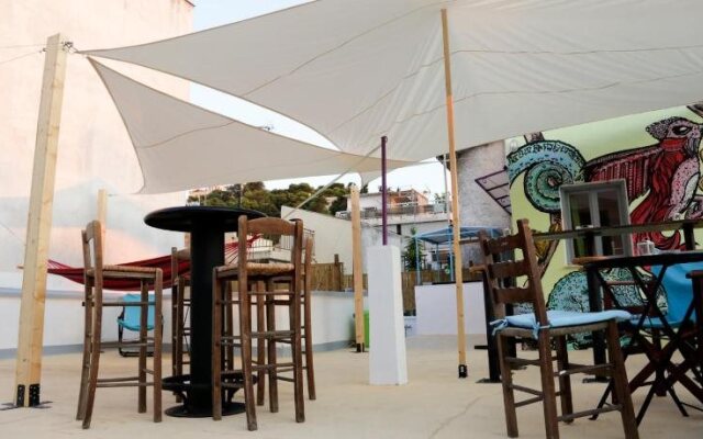 Chameleon Youth Hostel - Hostel